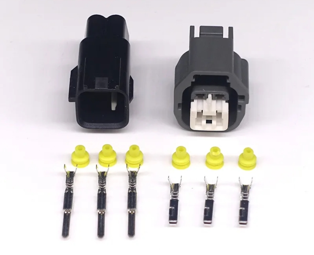 Giắc điện 3 pin bơm nước rửa kính xe Kia Hyundai