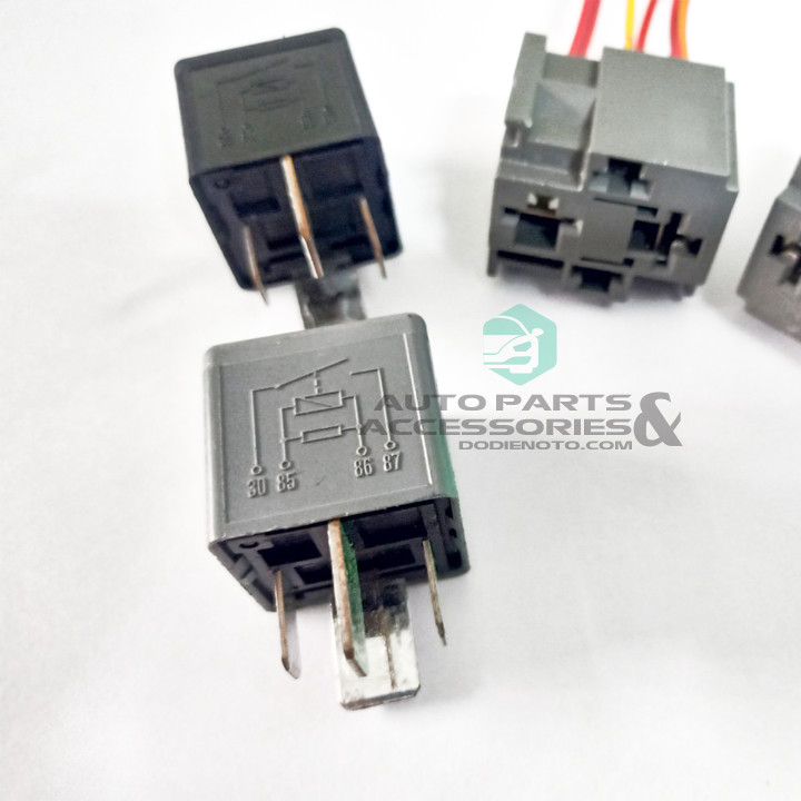 Power Relay TE 12VDC 70A (kèm giắc điện bấm sẵn dây)