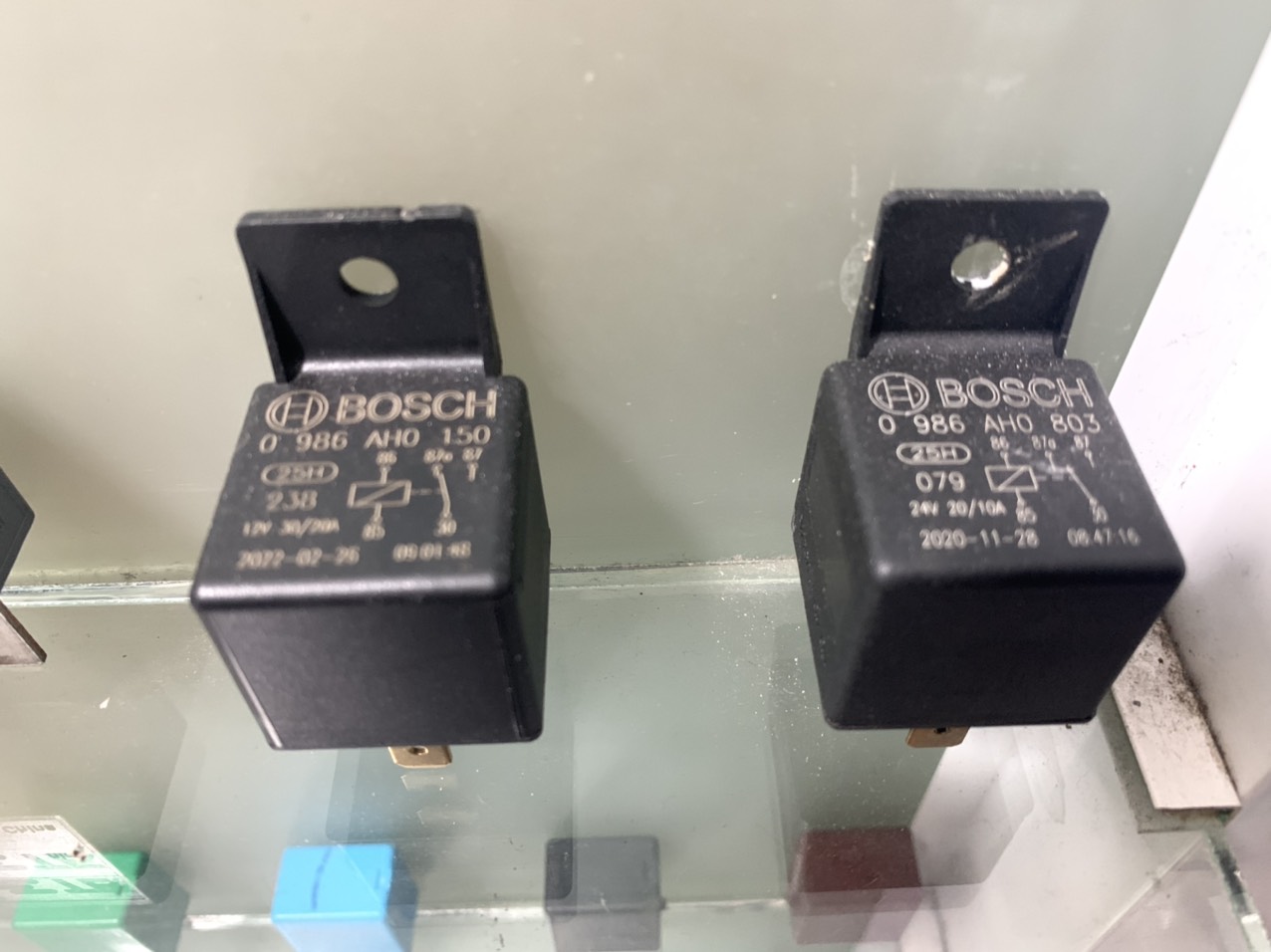 Relay Bosch 5 Chân 24VDC 20A/10A